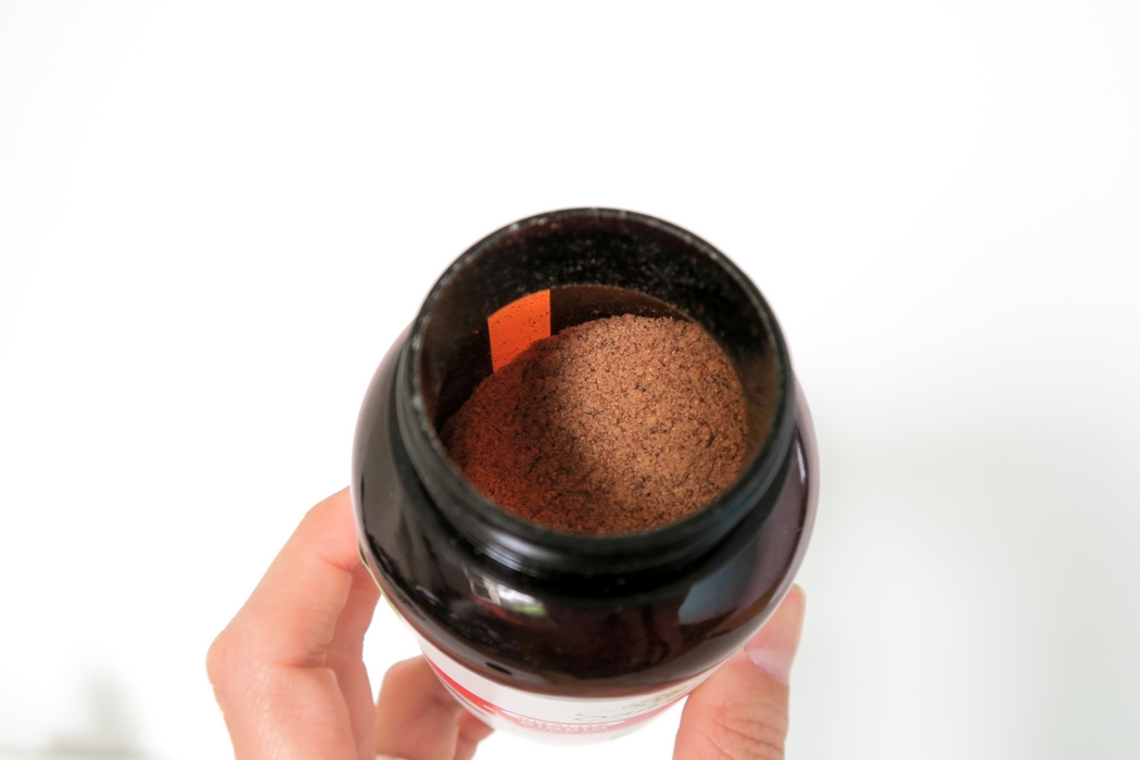 La santé naturelle passe par l’assiette mais les compléments alimentaires sont souvent bien utiles pour donner un petit coup de pouce. La phytothérapie est une des techniques utilisées en naturopathie. Quels compléments prendre pour améliorer sa vitalité ? Comment faire le point sur ses éventuelles carences ? Comment se supplémenter quand on est végane ? Je vous parle de ce que prends de façon régulière et des cures que j’ai pu faire. Vitamine B12, zinc, oméga 3…