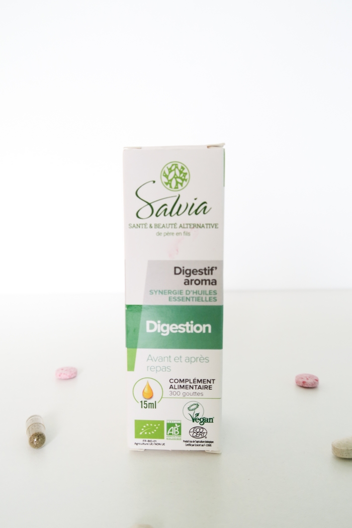 La santé naturelle passe par l’assiette mais les compléments alimentaires sont souvent bien utiles pour donner un petit coup de pouce. La phytothérapie est une des techniques utilisées en naturopathie. Quels compléments prendre pour améliorer sa vitalité ? Comment faire le point sur ses éventuelles carences ? Comment se supplémenter quand on est végane ? Je vous parle de ce que prends de façon régulière et des cures que j’ai pu faire. Vitamine B12, zinc, oméga 3…