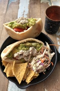 Koh Phangan : un nom qui évoque le dépaysement, la plage, la Full Moon Party... Et surtout le paradis des vegans et des personnes en quête de sens. Venez, je vous partage mes coups de coeur : restaurants vegans, plages, hébergements et bons conseils.