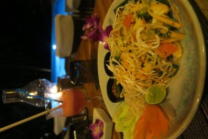 Koh Phangan : un nom qui évoque le dépaysement, la plage, la Full Moon Party... Et surtout le paradis des vegans et des personnes en quête de sens. Venez, je vous partage mes coups de coeur : restaurants vegans, plages, hébergements et bons conseils.