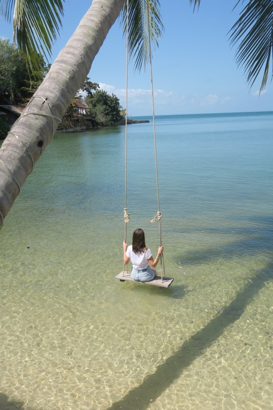 Koh Phangan : un nom qui évoque le dépaysement, la plage, la Full Moon Party... Et surtout le paradis des vegans et des personnes en quête de sens. Venez, je vous partage mes coups de coeur : restaurants vegans, plages, hébergements et bons conseils.