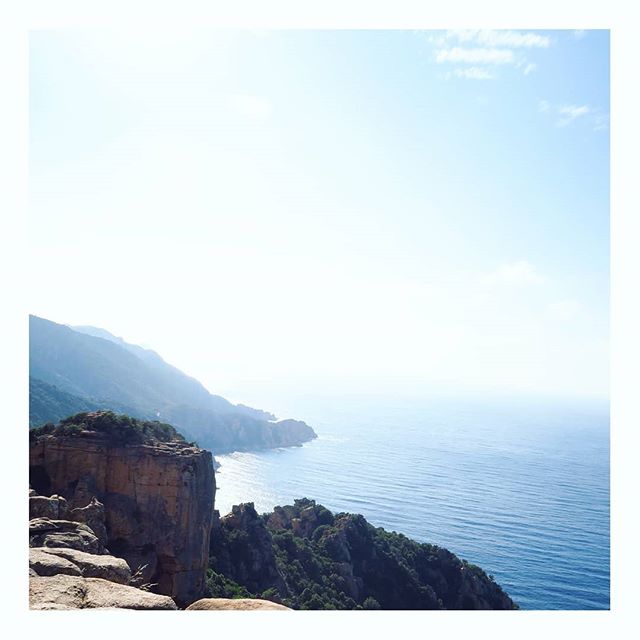 Tu connais la diffrence entre calanques et calanche ? 